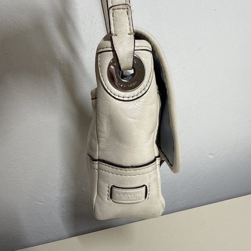 COACH HADLEY Small White Leather Buckle-Trim Field Bag Crossbody F29763 - Picture 3 of 16